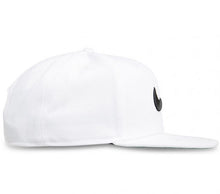 Laden Sie das Bild in den Galerie-Viewer, NIKE | SWOOSH PRO FLAT PEAK CAP - Itay-2