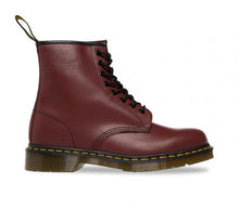 Laden Sie das Bild in den Galerie-Viewer, DR MARTENS | 1460Z DMC 8-EYE BOOT | CHERRY SMOOTH - Itay-2