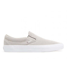 Laden Sie das Bild in den Galerie-Viewer, VANS | CLASSIC SLIP-ON (PERFORATED SUEDE) - Itay-2